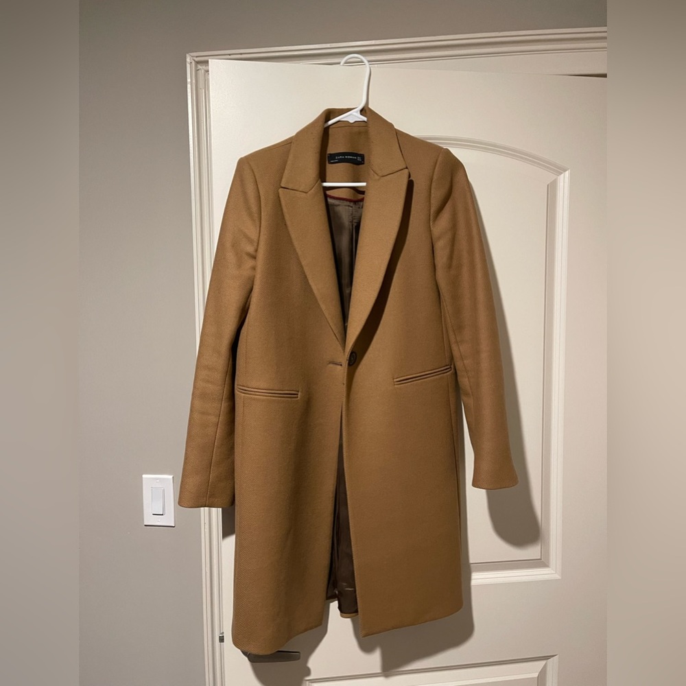 Structured wool camel coat